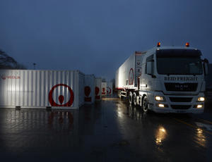 Veolia Mobile Water Service Trailer mit Container