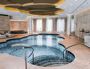 Spa mit Pool im Waldorf Astoria Berlin