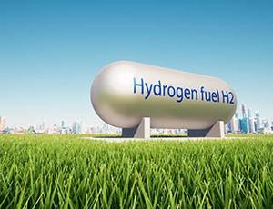 silberner Tank auf Rasenfläche mit Hydrogen Schriftzug