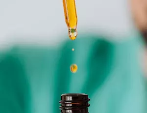 Pipette mit Arzneimittel