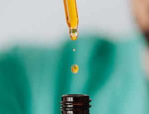 Pipette mit Arzneimittel