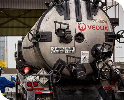 Tank mit Reinigungschemikalien von Veolia