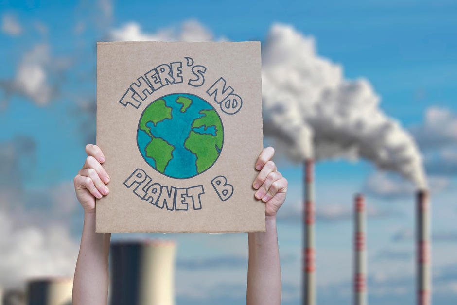 Plakat mit der Aufschrift "There is no Planet B"